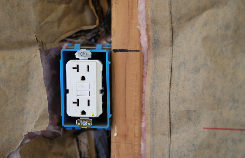 Unfinished electrical outlet during new build